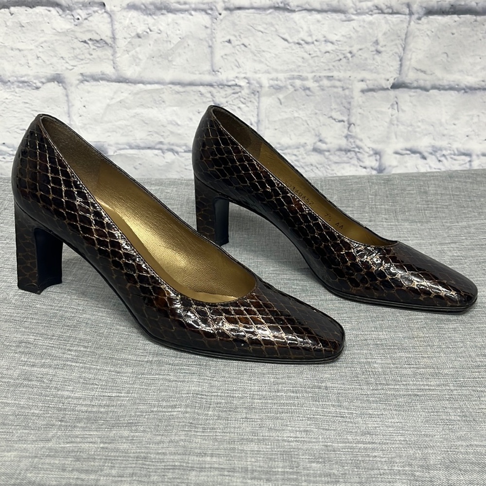 Stuart Weitzman  BROWN PATENT SNAKE CLASSIC HEEL PUMPS